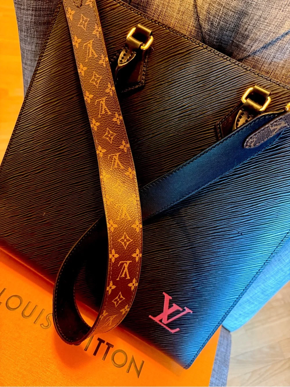 Louis Vuitton Sac Plat NV PM EPI Noir Epi Leather Tote with Monogram Strap